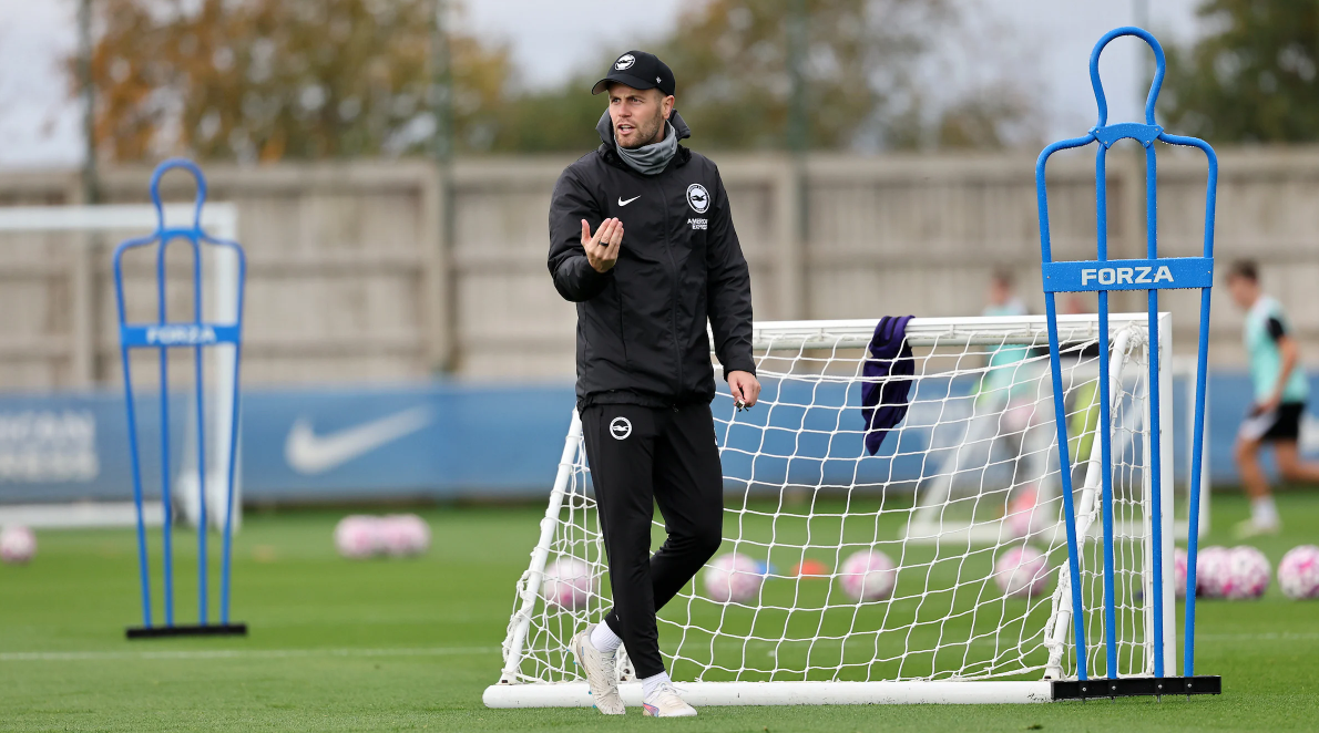 胡策勒赛前发布会全解析：伤病情况更新、斯蒂尔续约价值与纽卡斯尔应对策略